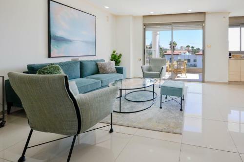 Designed Apartment With Balcony And Sea View- Yalarent