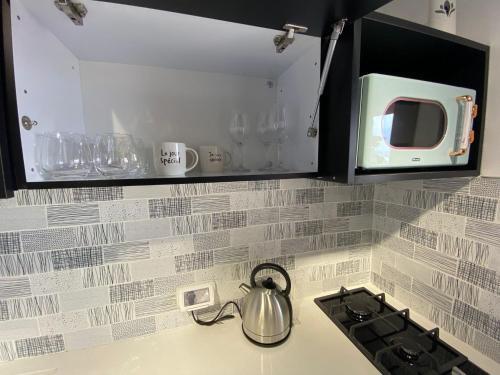 New Boutique Apartment With Balcony