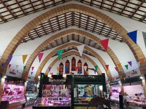 Luxurious Lower Level In Historic Pueblo