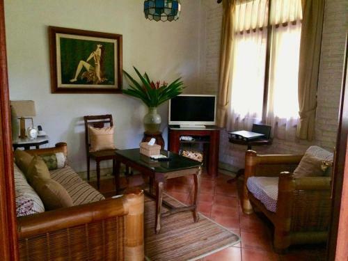 Bed & Breakfast Metina's Tropical Villa