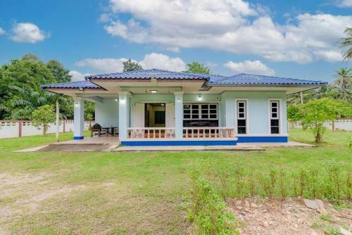 Bangsaphan Paradise Blue House 230 M. To The Beach
