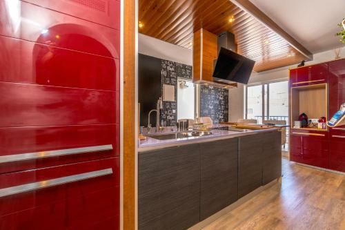 Sunny Luxury Apartment