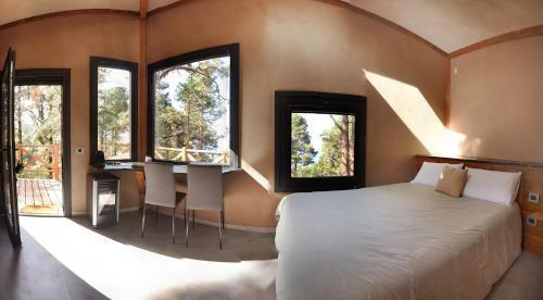 Casita Colgada "can Lia"