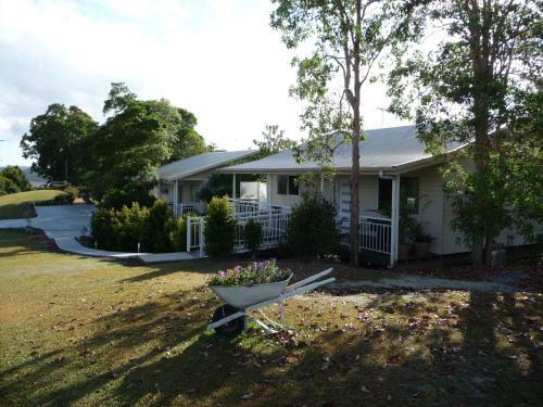 Bed & Breakfast Tinaroo Sunset Retreat