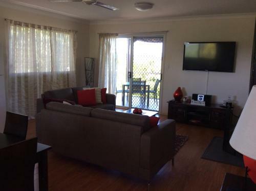 Bed & Breakfast Tinaroo Sunset Retreat