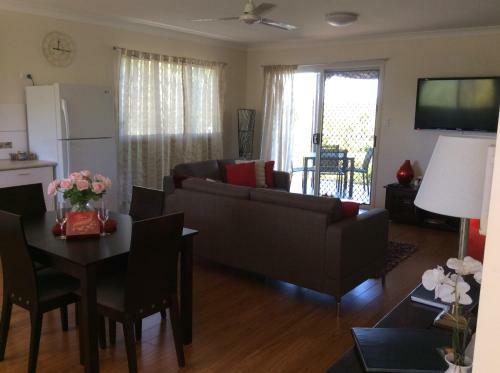 Bed & Breakfast Tinaroo Sunset Retreat