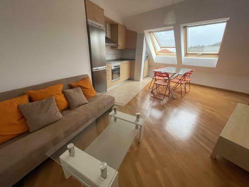 Apartamento �tico Nea�o
