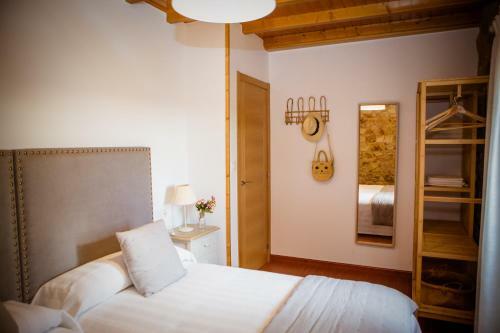 Mi�a Nai, Casa Rural