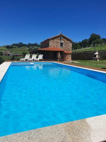 Mi�a Nai, Casa Rural