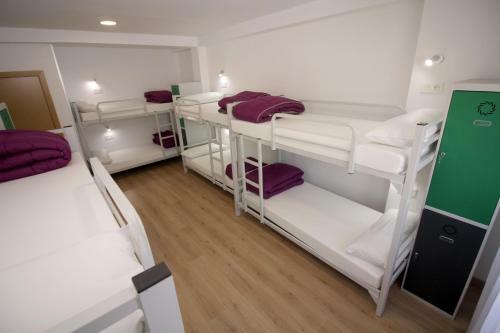 Hostal Albergue Lalin Centro