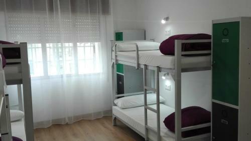 Hostal Albergue Lalin Centro