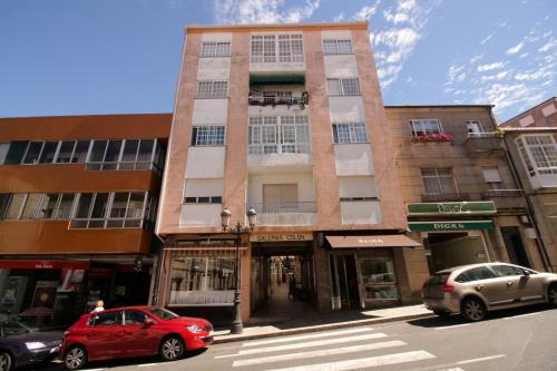 Hostal Albergue Lalin Centro