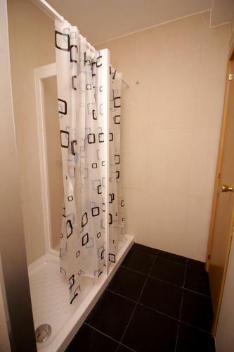 Hostal Albergue Lalin Centro