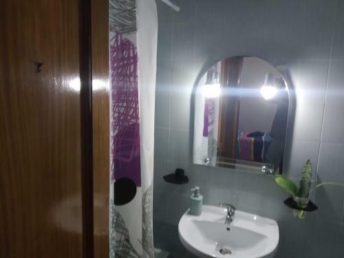 Apartamento Cosy Flat For Comfy Stay - Gib Rock View 3