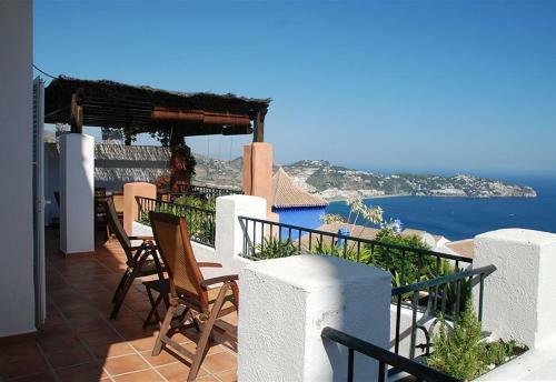 Stunning Sea Views Pool Garden