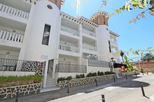 Apartamento La Marina Ref. 8564