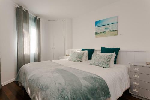 The Circular Villa - Jacuzzi, Hiking & Vineyards