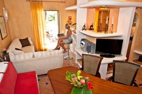 El Refugio Apartments & Villa
