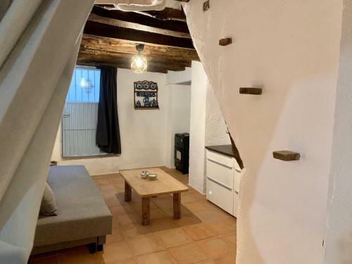 Tinao De Las Alc�ntaras