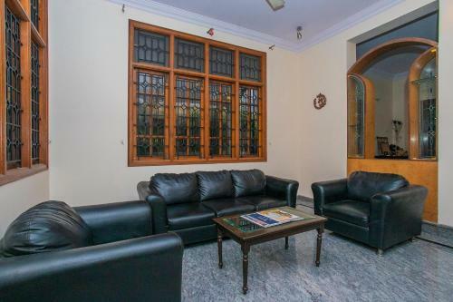 Apartamentos Oyo 24118 Slv Enterprises