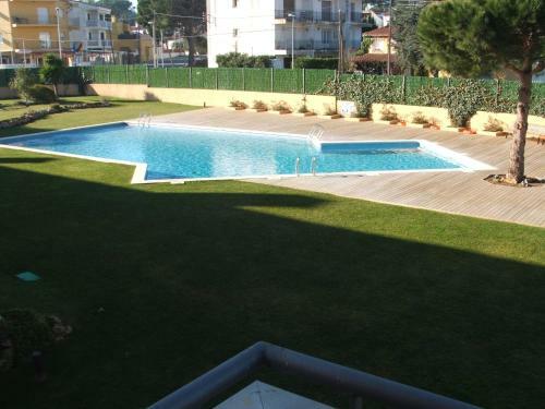 Fabulous Apartment With Gardens And Pool - Riells Blau