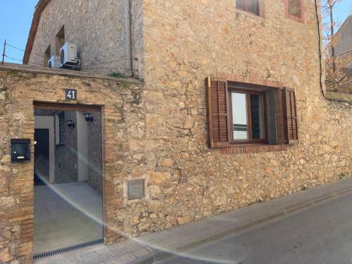 Casa De Piedra Adaptada En Lescala