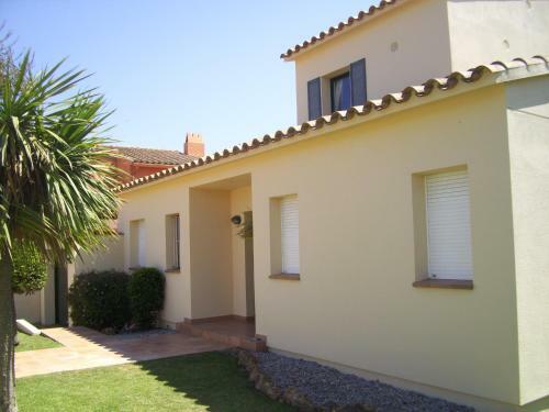 Super Villa With Private Pool And Garden - Pilans