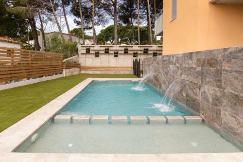 Albana Apartaments Tur�stics