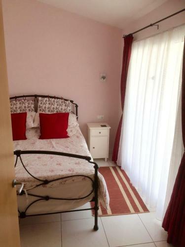 Beautiful Hillside Property - Villa Muntanya