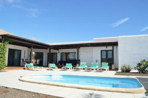 Villa Spacieuse Et Lumineuse Avec Piscine Chauff�e