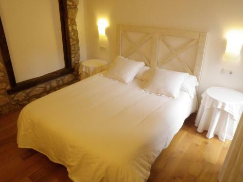 Bed & Breakfast El Castell de La Pobla de Lillet (Adults Only)