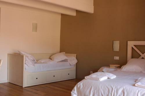 Bed & Breakfast El Castell de La Pobla de Lillet (Adults Only)