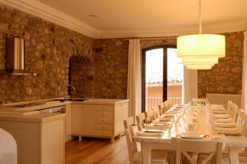 Bed & Breakfast El Castell de La Pobla de Lillet (Adults Only)