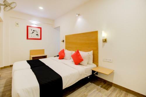 Capital O 77459 Smile Hotels