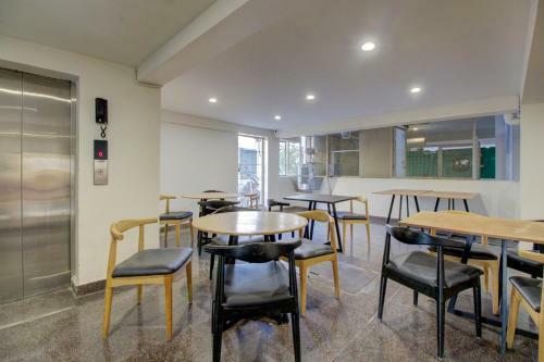 Capital O 77459 Smile Hotels