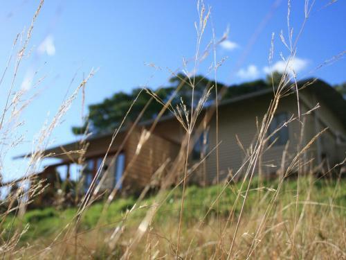 Lodge Gisborne Peak Winery Eco-cottages