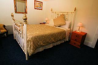 The Lodge On Elizabeth Bed & Breakfast