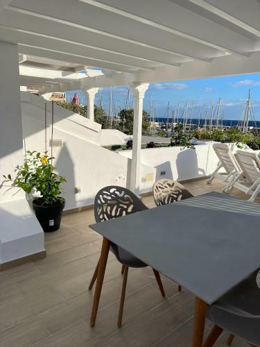 Front Line Marina Apartment With Roofterrace