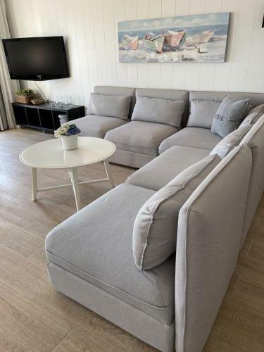 Front Line Marina Apartment With Roofterrace