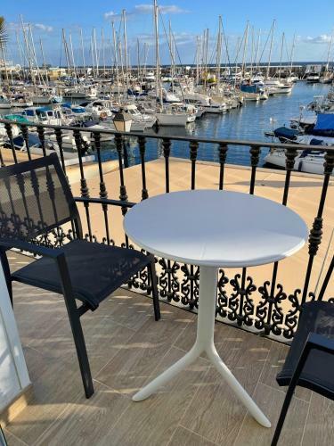 Front Line Marina Apartment With Roofterrace