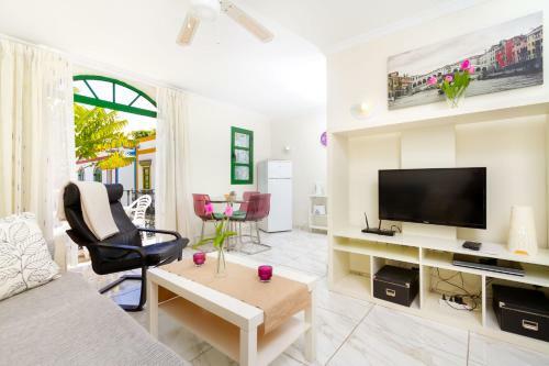 To To Apartments - Puerto De Mog�n