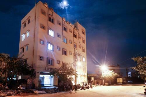 Hotel Oyo 81272 Avion Inn