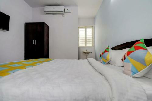 Hotel Oyo 81272 Avion Inn