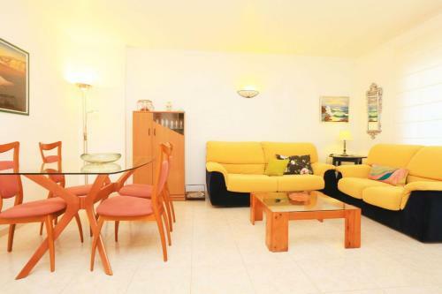 Apartamento Marinternum La Pineda 28028 Family Complex