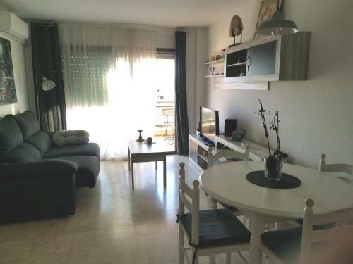 Apartamento Pina Beach Holidays