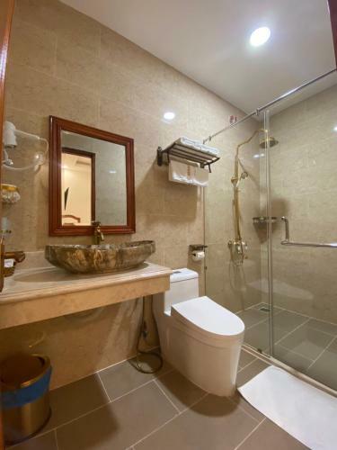 Royal Hotel 2