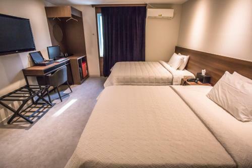Motel Hotel Egg