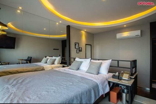 Jk Hotel