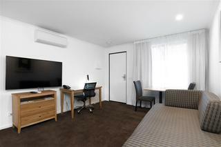 Best Western New Crossing Place Motel