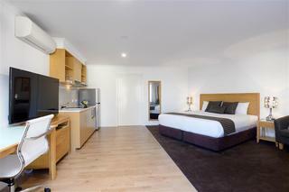 Best Western New Crossing Place Motel
